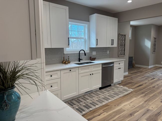 2414 Poplar Ave, Home with 6 bedrooms, 4 bathrooms and null parking in Duncombe IA | Image 13