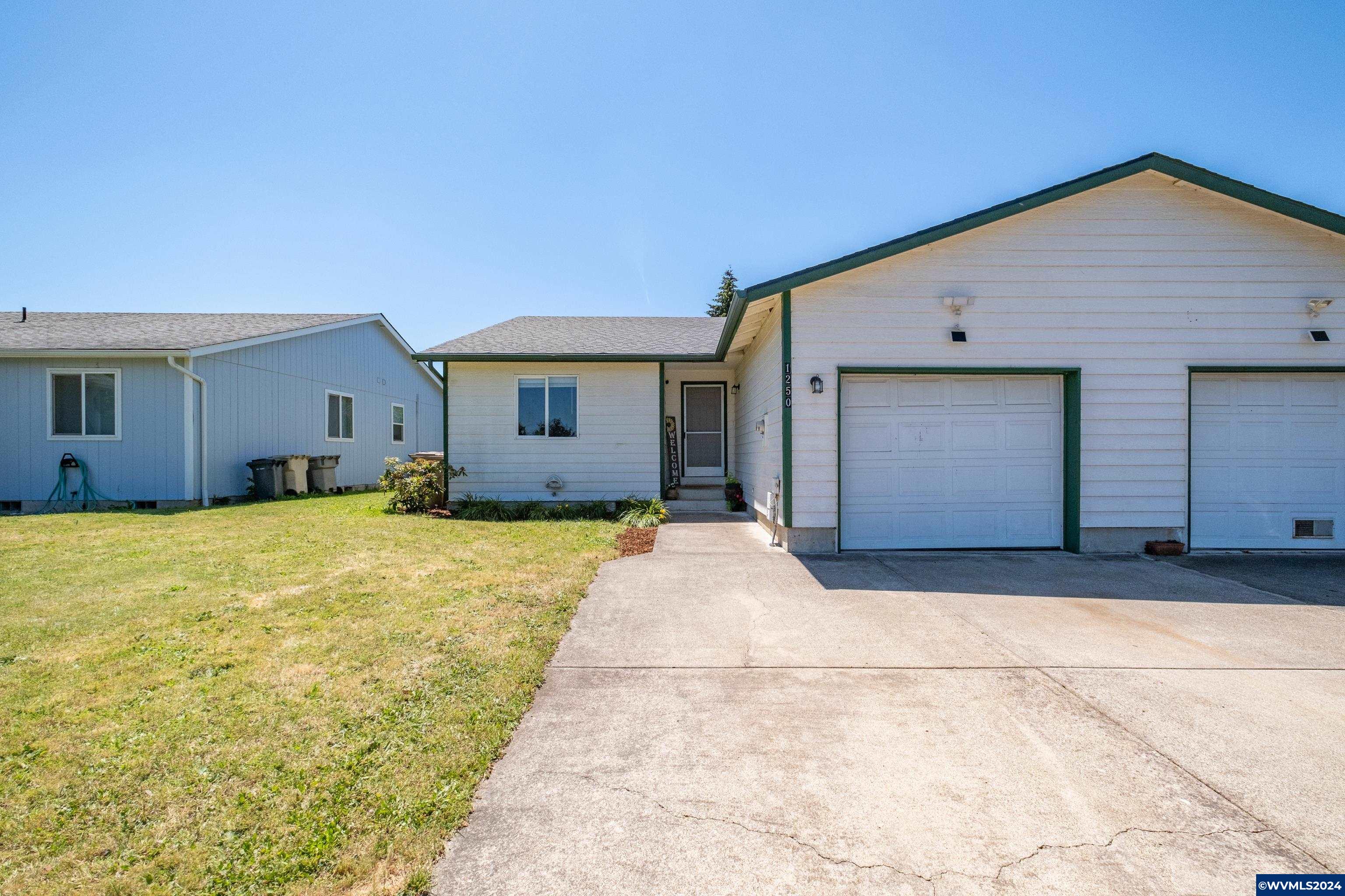 Vine St, Lebanon, OR 97355