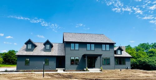 552 S Stocks Rd, Summit, WI, 53066-8404 | Card Image