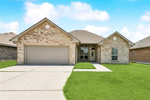 2473 Carol Sue Ave, Gretna, LA, 70056-8220 | Card Image