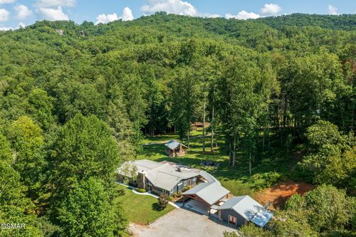 2050 E Millers Cove Rd, Walland, TN, 37886 | Card Image