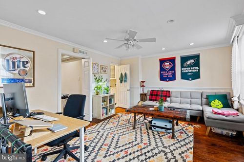 402 Fairmount Ave, PHILADELPHIA, PA, 19123-2852 | Card Image