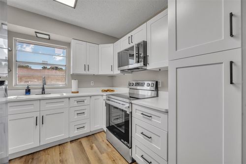20-2 Villa Villar Ct, DELAND, FL, 32724-5971 | Card Image