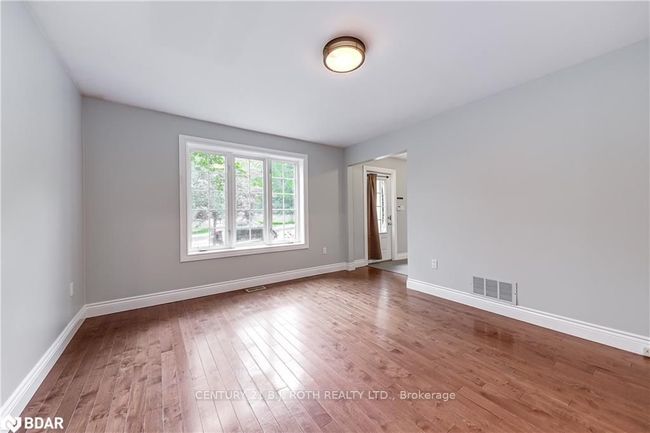 9 Sunnidale Rd, Home with 4 bedrooms, 2 bathrooms and 6 parking in Barrie ON | Image 22