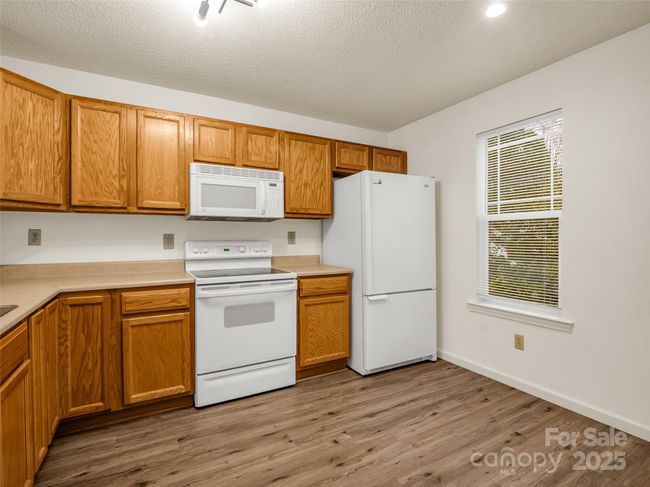 2403 Deermouse Way, Condo with 2 bedrooms, 2 bathrooms and null parking in Hendersonville NC | Image 15
