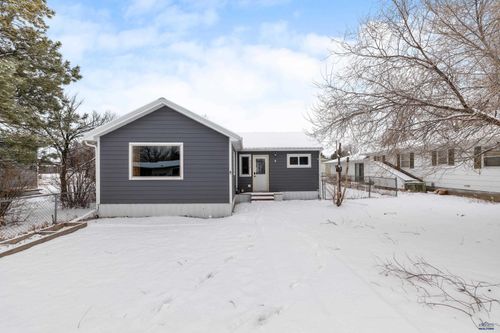 111 5th St, Newell, SD, 57760-2204 | Card Image