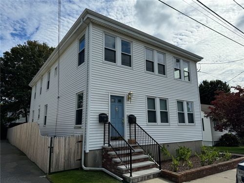 2-15 Freeborn St, Newport, RI, 02840-1821 | Card Image