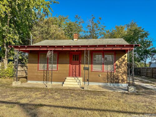 162 W Faust St, New Braunfels, TX, 78130-7813 | Card Image