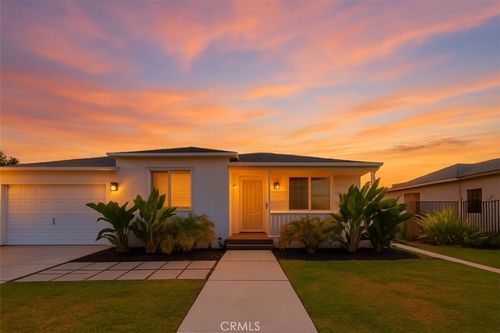 1422 S Exmoor Ave, Compton, CA, 90220-4513 | Card Image