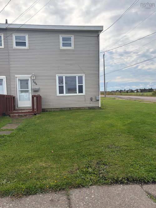 106 Fifth St, House with 3 bedrooms, 1 bathrooms and null parking in Glace Bay NS | Card Image