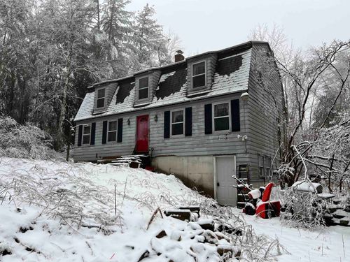 42 Thompson Lane, New Boston, NH, 03070 | Card Image