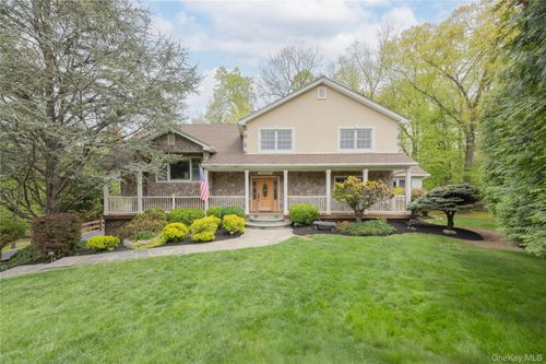 1 Alexa Ct, Pearl River, NY, 10965-2869 | Card Image