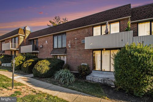 apt-r9-100 E Glenolden Ave, GLENOLDEN, PA, 19036-2235 | Card Image