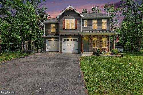 826 Sandbank Rd, MOUNT HOLLY SPRINGS, PA, 17065-1153 | Card Image