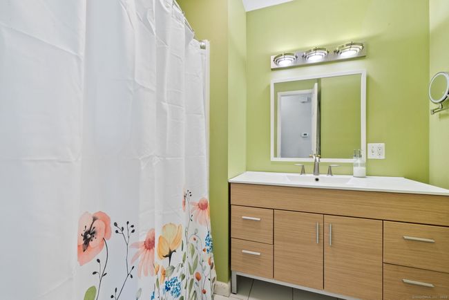 hall bath | Image 15