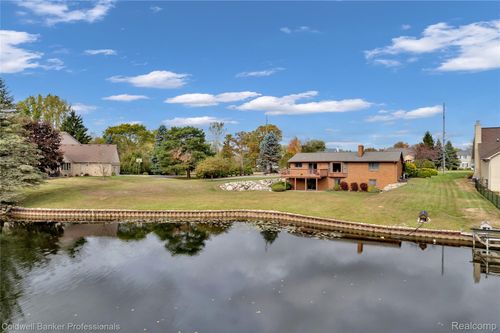 1531 Seymour Lake Rd, Oxford, MI, 48371-4342 | Card Image