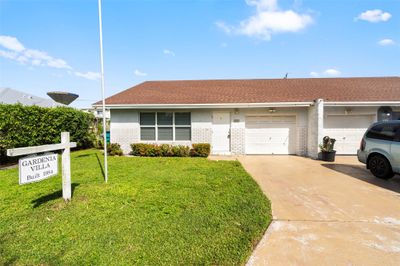 FRONT EXPOSURE/1 CAR GARAGE | Image 3