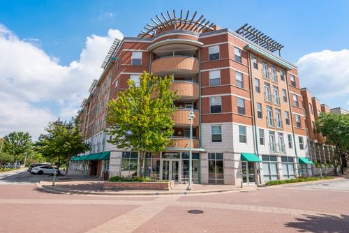 unit-108-400 Village Cir, Willow Springs, IL, 60480-1803 | Card Image