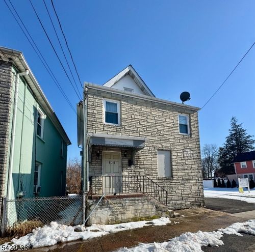 814 E 3rd St, Plainfield, NJ, 07062-1017 | Card Image