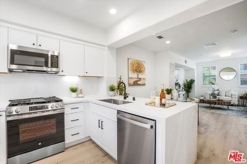 unit-71-15645 Odyssey Dr, Granada Hills, CA, 91344-3288 | Card Image