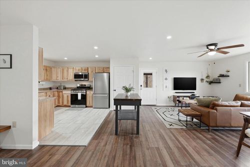 8258 Supinlick Ridge Rd, MOUNT JACKSON, VA, 22842-8400 | Card Image