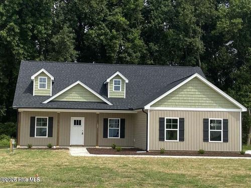 109 Chester Pl, Pikeville, NC, 27863-8143 | Card Image