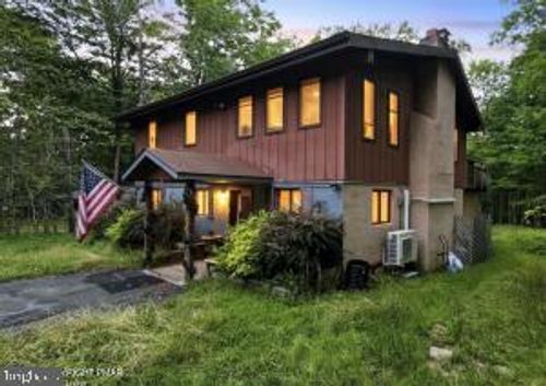 65 Livingston Ln, Gouldsboro, PA, 18424-8992 | Card Image