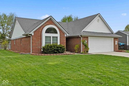 4012 S Loganberry Ct, New Palestine, IN, 46163-9068 | Card Image
