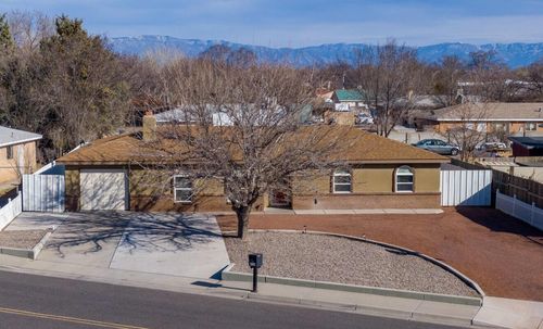 436 Valle Grande Dr Sw, Los Lunas, NM, 87031-8527 | Card Image