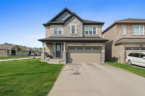 2053 Wanderer Ave, Manotick, ON, K4M0X1 | Card Image