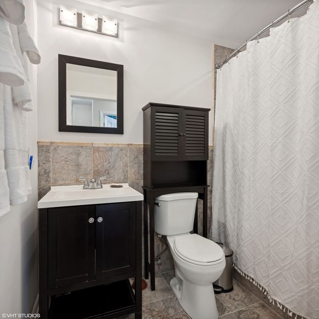 APT-1F - 7438 N Hermitage Ave, Condo with 4 bedrooms, 2 bathrooms and null parking in CHICAGO IL | Image 14