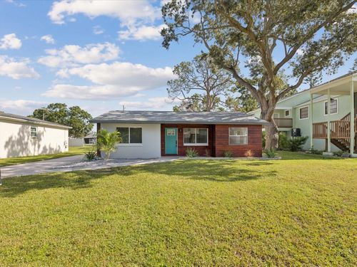 151 80th Ave Ne, ST PETERSBURG, FL, 33702-3813 | Card Image