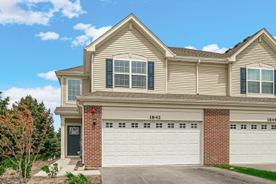 1842 Wren Road, Townhouse with 3 bedrooms, 2 bathrooms and 2 parking in Yorkville IL | Image 1