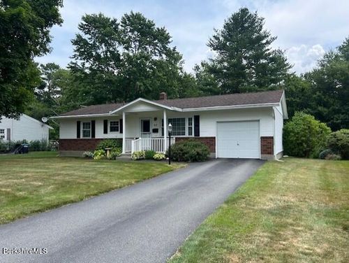 62 Maple Grove Dr, Pittsfield, MA, 01201-5655 | Card Image