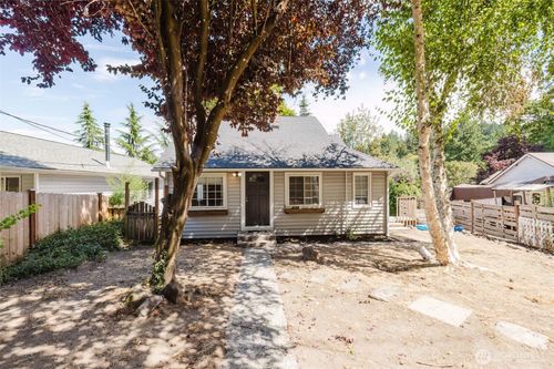 626 Adele Ave, Bremerton, WA, 98312-3526 | Card Image