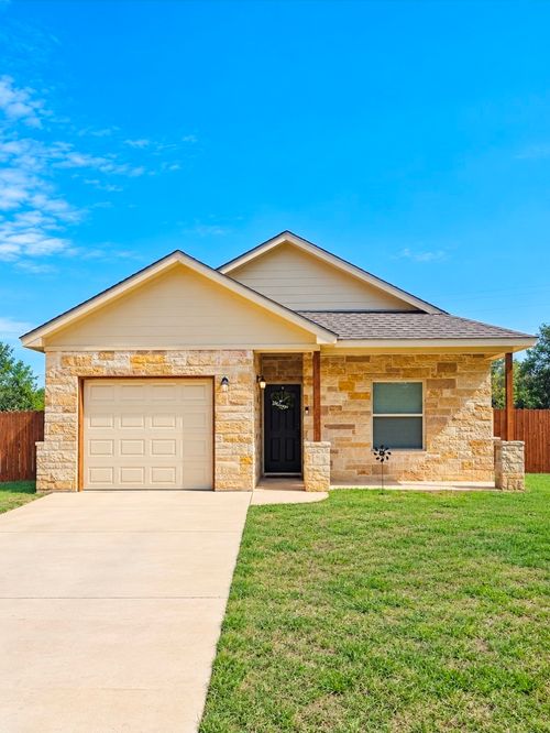 1304 Glenwood Circle, Breckenridge, TX, 76424 | Card Image