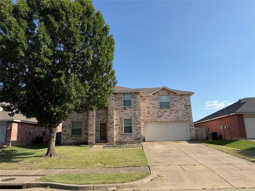 2011 Cap Rock Ln, Grand Prairie, TX, 75052-8871 | Card Image