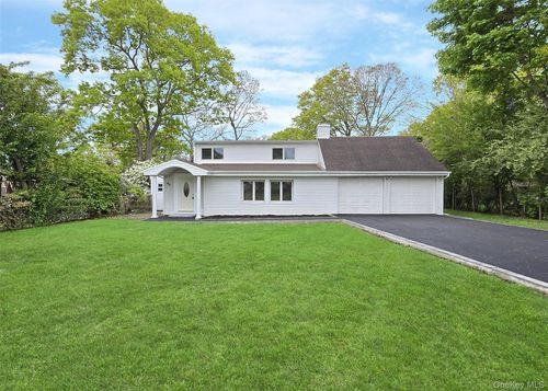 40 Aster Ave, Holtsville, NY, 11742-1742 | Card Image