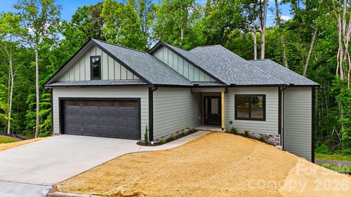 414 Scarlett Oak Court Ne, Lenoir, NC, 28645 | Card Image