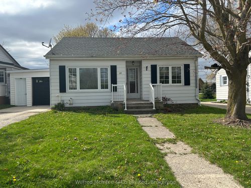 106 Mcgivern St W, Walkerton, ON, N0G2V0 | Card Image