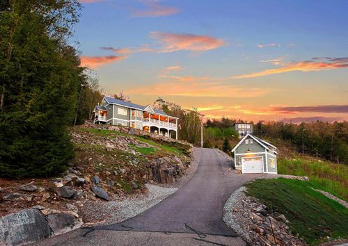 194 Chestnut Dr, Gilford, NH, 03249-7415 | Card Image