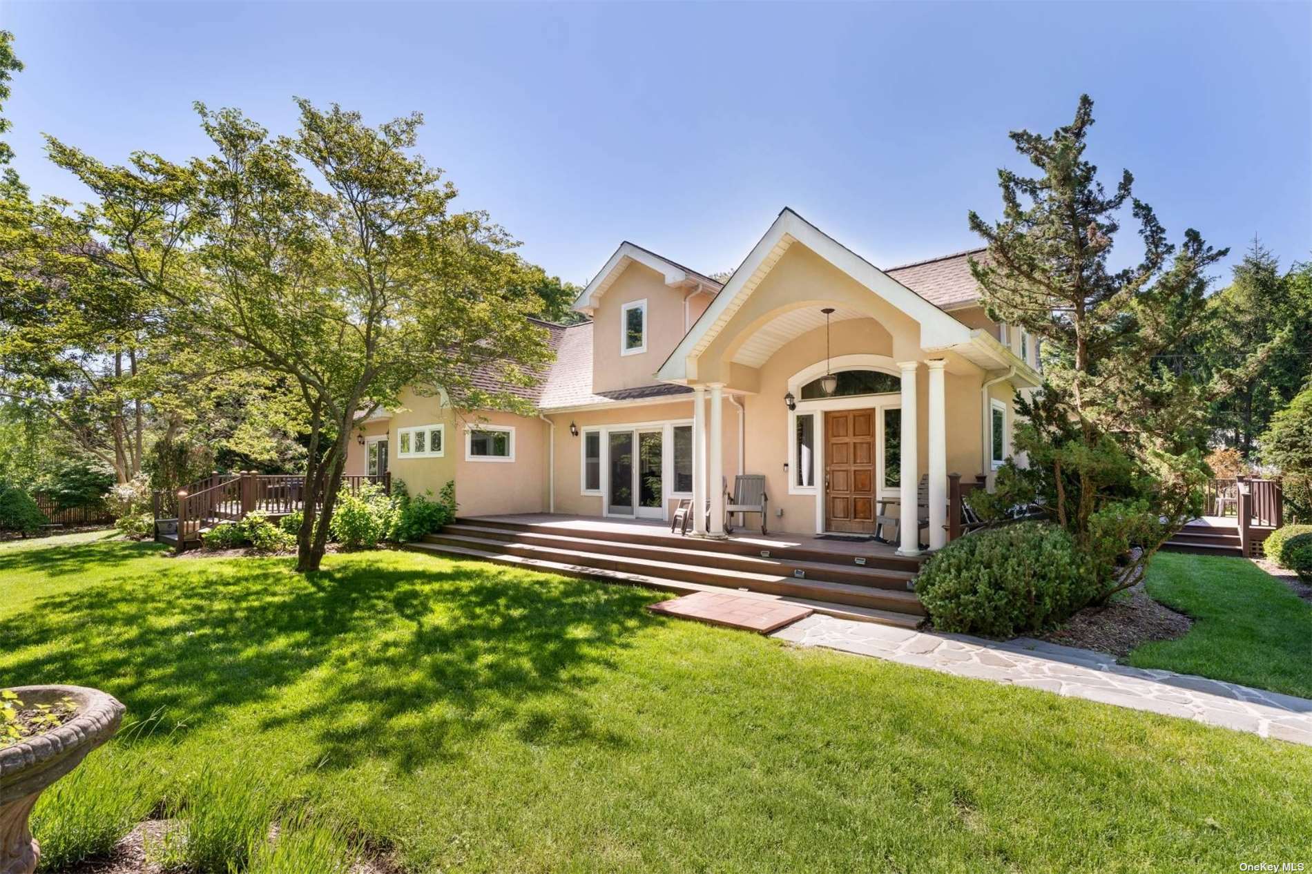 Russell Rd, Hampton Bays, NY 11946