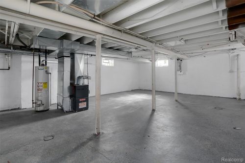 17600 Santa Barbara Dr, Detroit, MI, 48221-4502 | Card Image