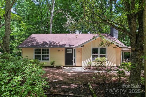 5534 Great Wagon Rd, Charlotte, NC, 28215-4804 | Card Image