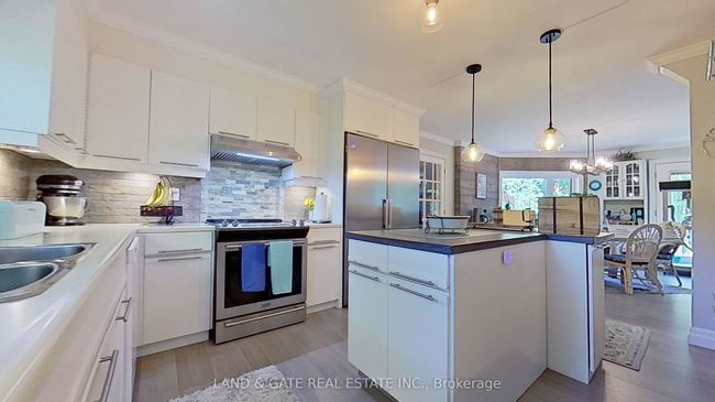 92 N Murray St, House other with 3 bedrooms, 3 bathrooms and 5 parking in Quinte West ON | Image 5