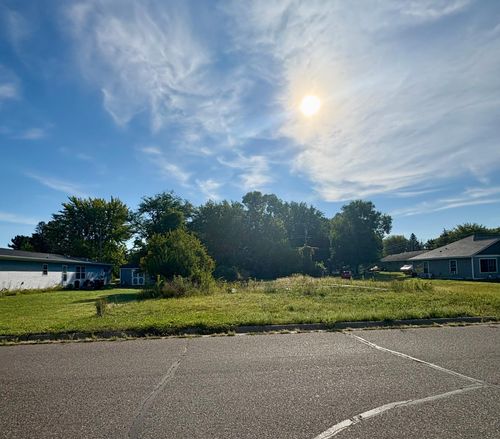 305 12th St Sw, Little Falls, MN, 56345-1423 | Card Image