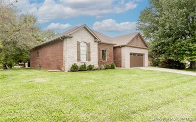 2310 Elk Pointe Boulevard, Home with 4 bedrooms, 3 bathrooms and null parking in Jeffersonville IN | Image 3