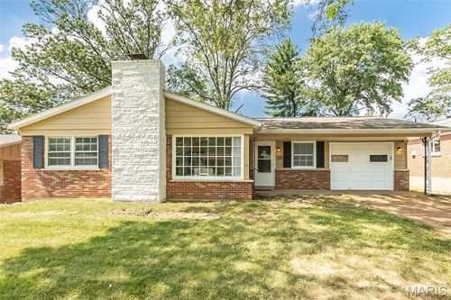 1575 Zurich Dr, Florissant, MO, 63031-8344 | Card Image