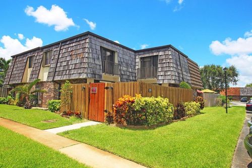 apt-c-1594 Forest Lakes Cir, WEST PALM BEACH, FL, 33406-5791 | Card Image