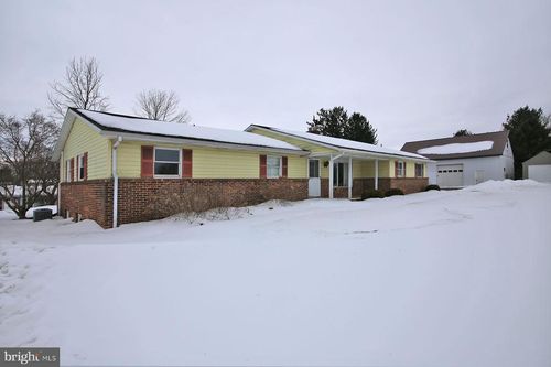 2 N Willow St, MYERSTOWN, PA, 17067-1145 | Card Image